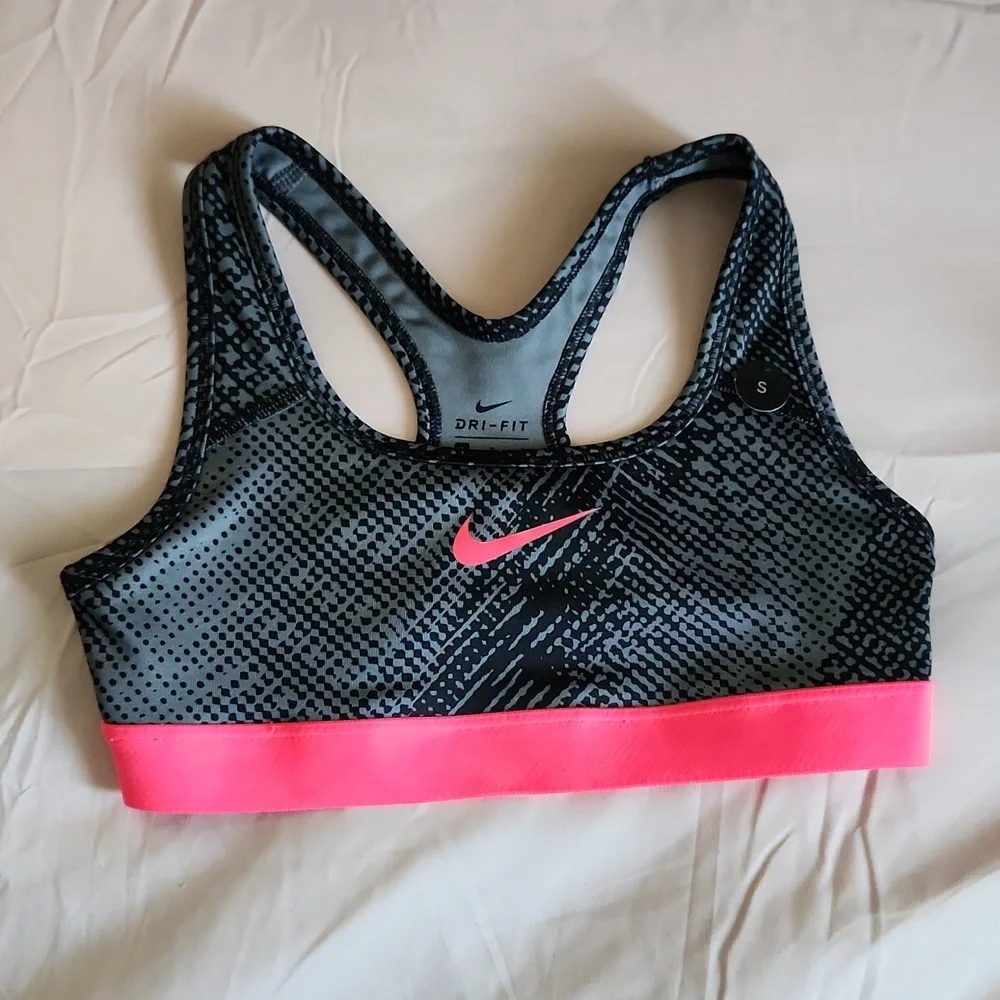 Nike‎ sports bra size small